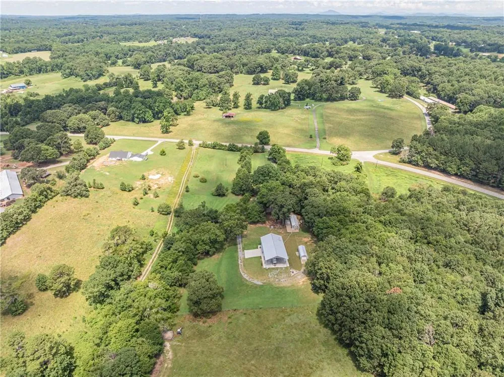2003 Highway 323 Gillsville, GA 30543