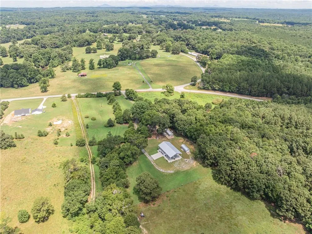2003 Highway 323 Gillsville, GA 30543