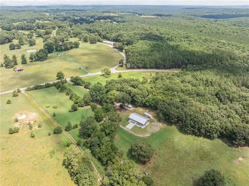 2003 Highway 323 Gillsville, GA 30543