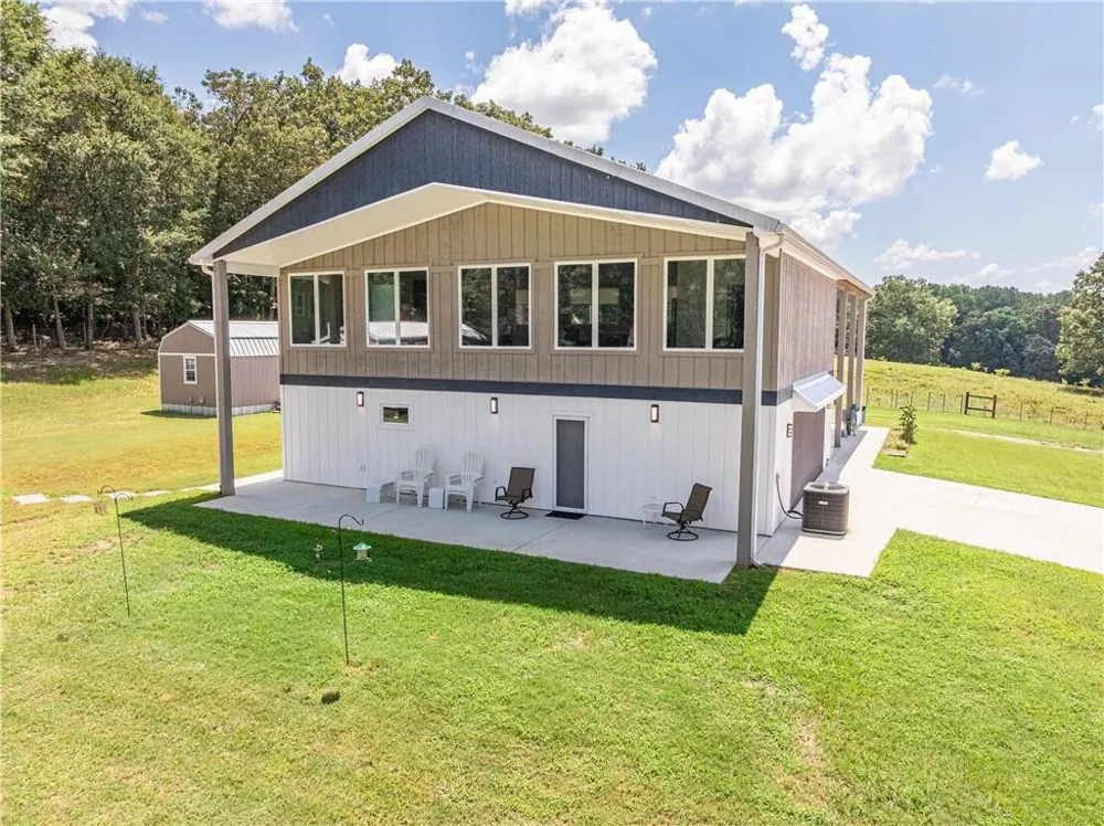 2003 Highway 323 Gillsville, GA 30543
