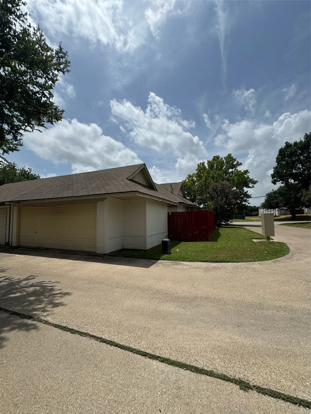201 E Windsor Drive Denton, TX 76209
