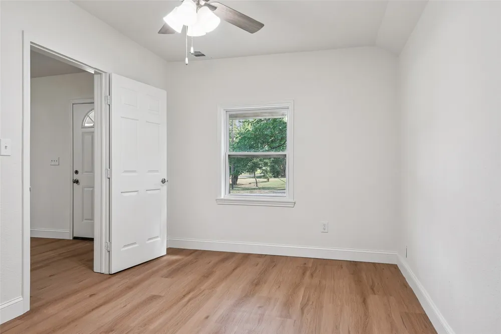441 W Lake Street Krum, TX 76249