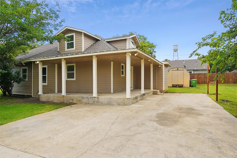 441 W Lake Street Krum, TX 76249