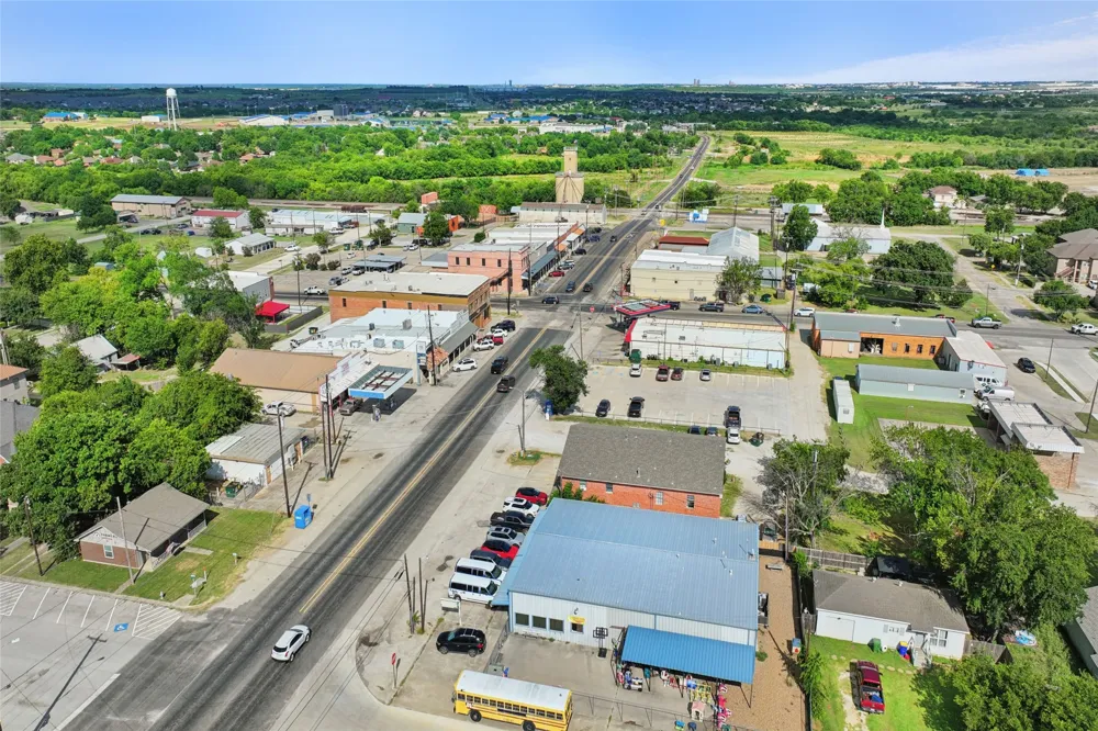 441 W Lake Street Krum, TX 76249