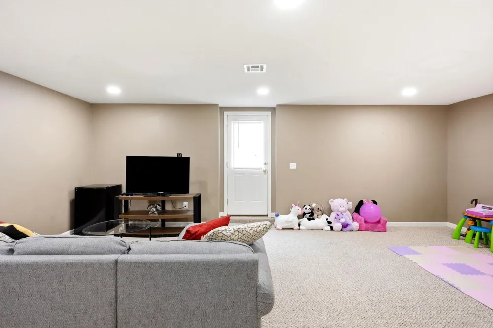 143 PENNS MANOR DRIVE Kennett Square, PA 19348