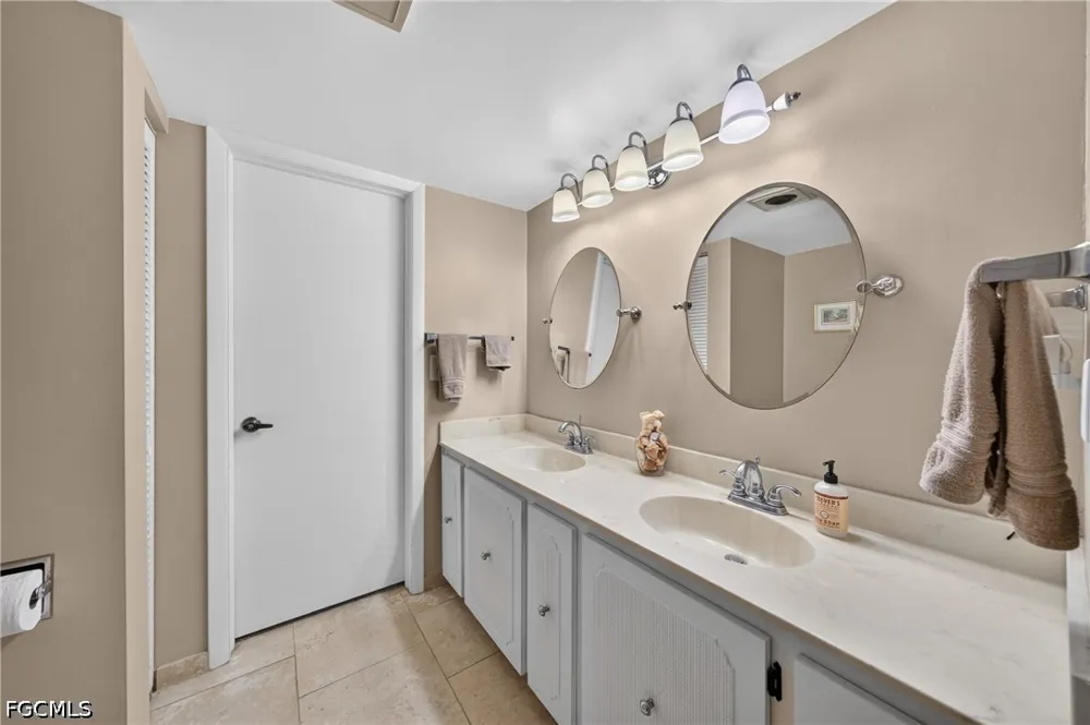 Trawler Court #102 Fort Myers, FL 33919