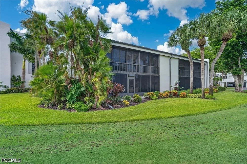 Trawler Court #102 Fort Myers, FL 33919