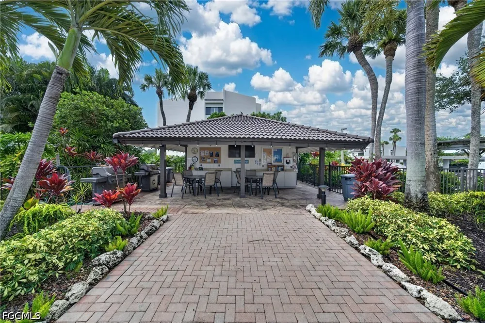 Trawler Court #102 Fort Myers, FL 33919
