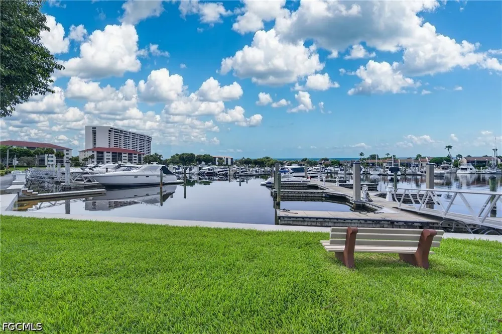 Trawler Court #102 Fort Myers, FL 33919