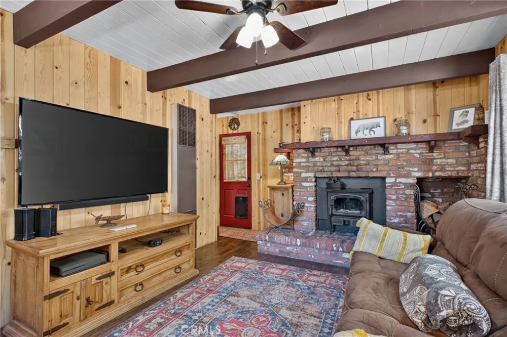 25151 Wrightwood Idyllwild, CA 92549