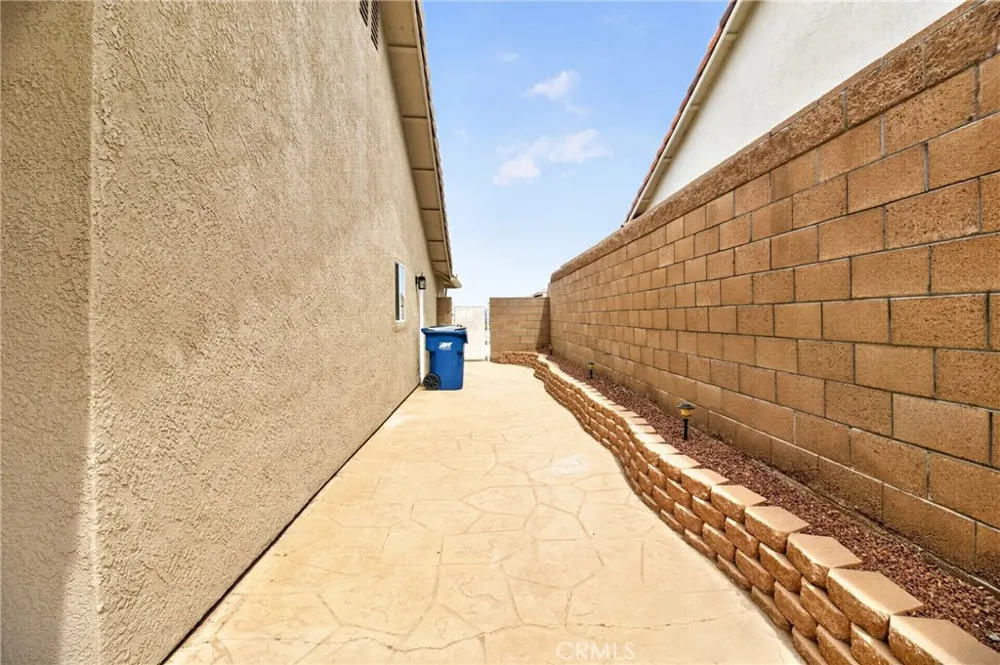 2228 Paseo Del Rey Needles, CA 92363