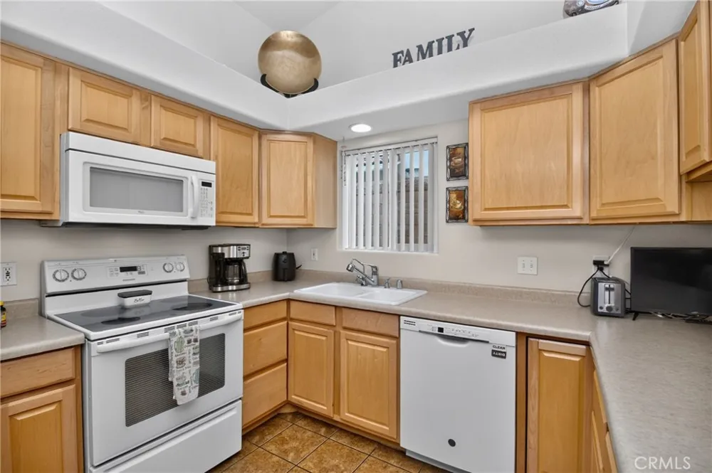 2228 Paseo Del Rey Needles, CA 92363