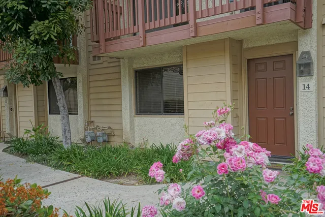 5760 OWENSMOUTH AVENUE #14 Woodland Hills, CA 91367