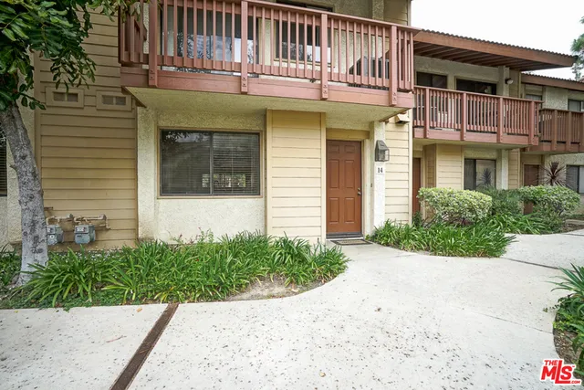 5760 OWENSMOUTH AVENUE #14 Woodland Hills, CA 91367