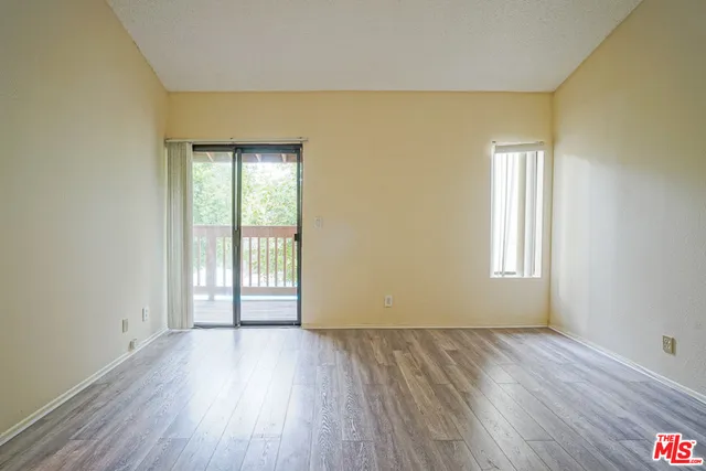 5760 OWENSMOUTH AVENUE #14 Woodland Hills, CA 91367