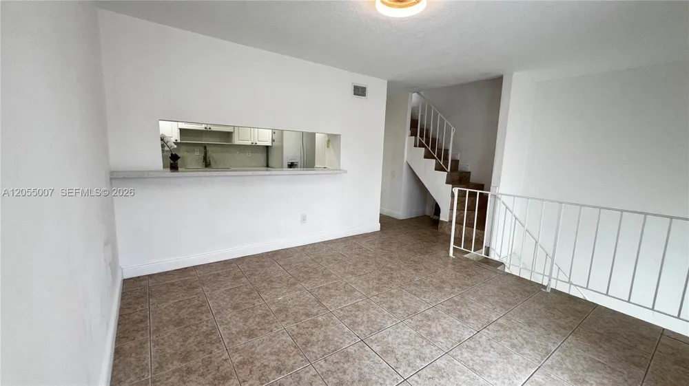 984 W 40th St #2 Hialeah, FL 33012