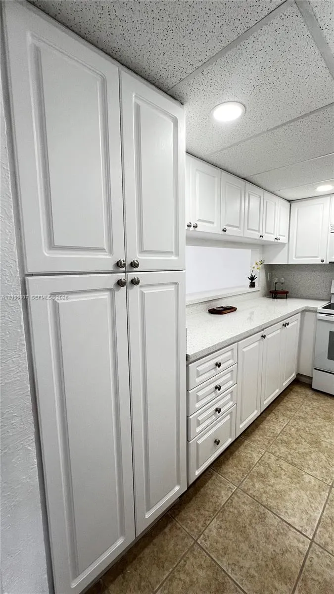 984 W 40th St #2 Hialeah, FL 33012