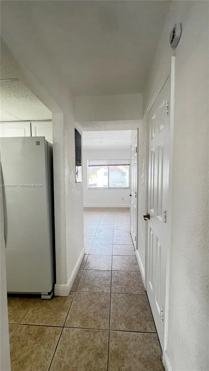984 W 40th St #2 Hialeah, FL 33012