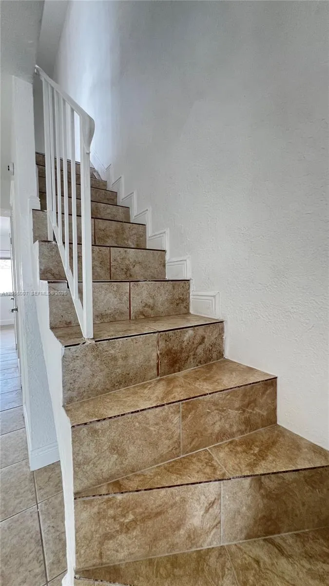 984 W 40th St #2 Hialeah, FL 33012