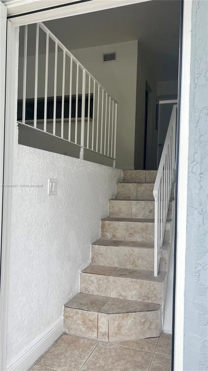 984 W 40th St #2 Hialeah, FL 33012