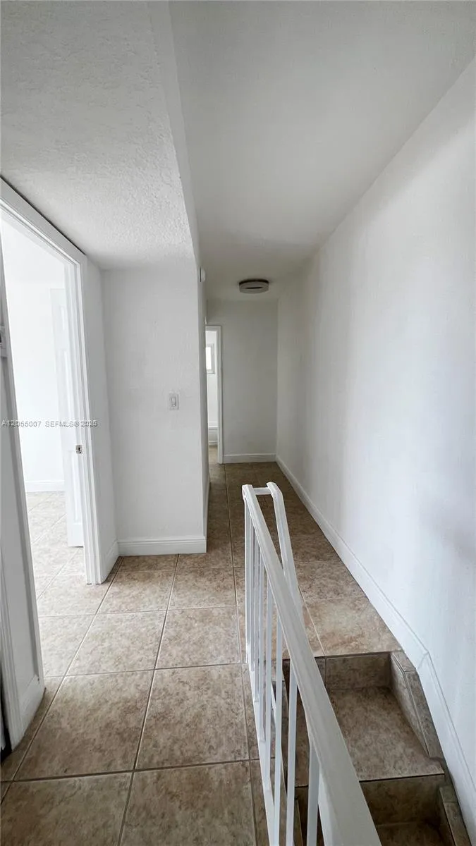 984 W 40th St #2 Hialeah, FL 33012