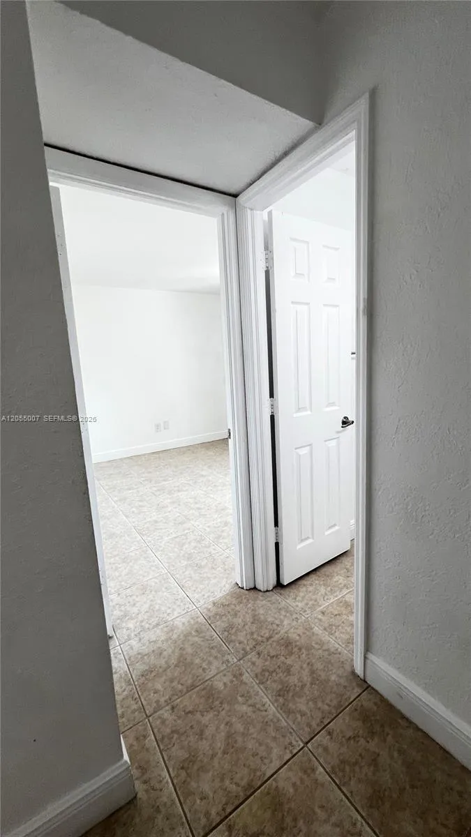 984 W 40th St #2 Hialeah, FL 33012