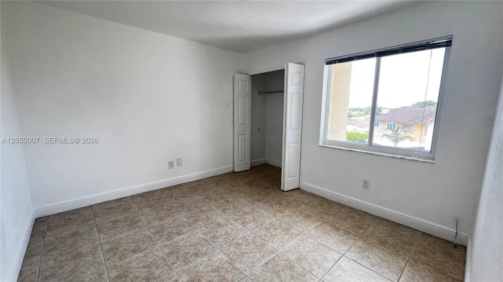 984 W 40th St #2 Hialeah, FL 33012