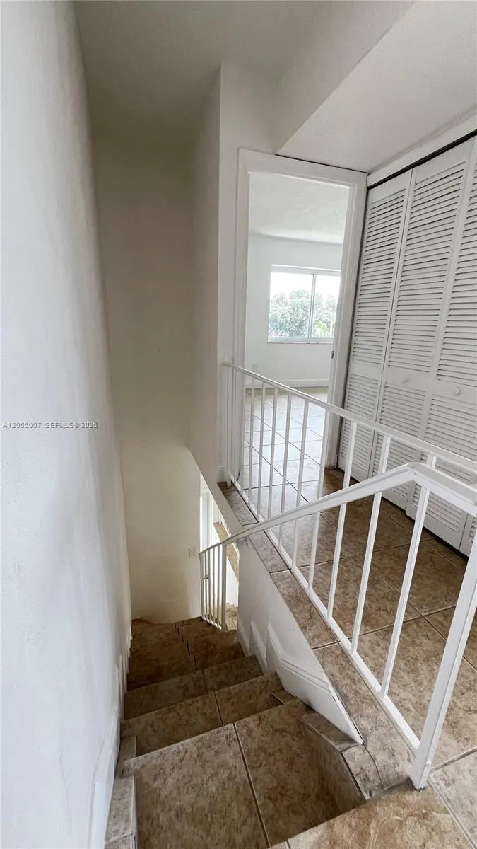 984 W 40th St #2 Hialeah, FL 33012