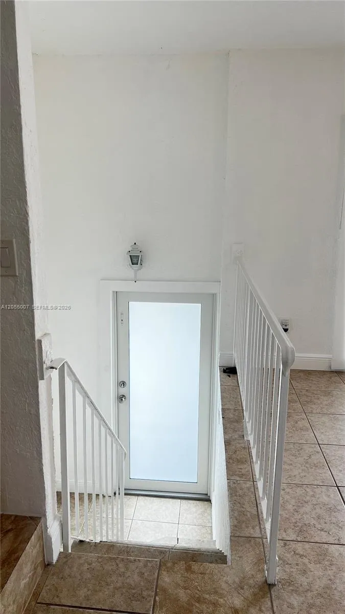 984 W 40th St #2 Hialeah, FL 33012