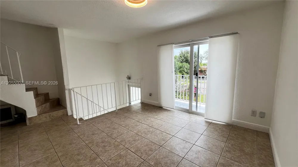 984 W 40th St #2 Hialeah, FL 33012