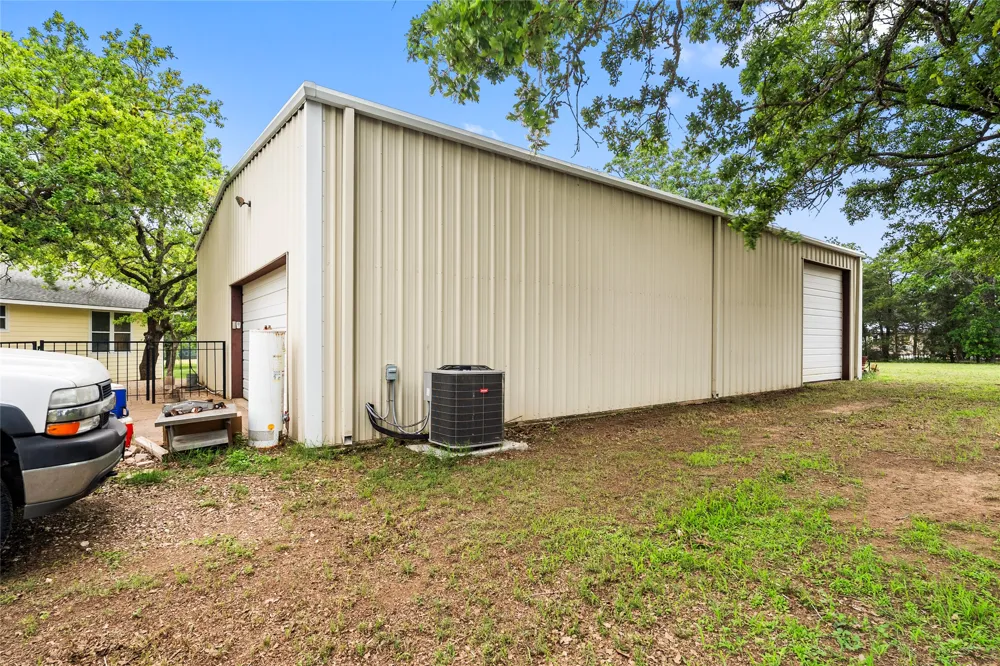 1389 Highway 290 E Elgin, TX 78621