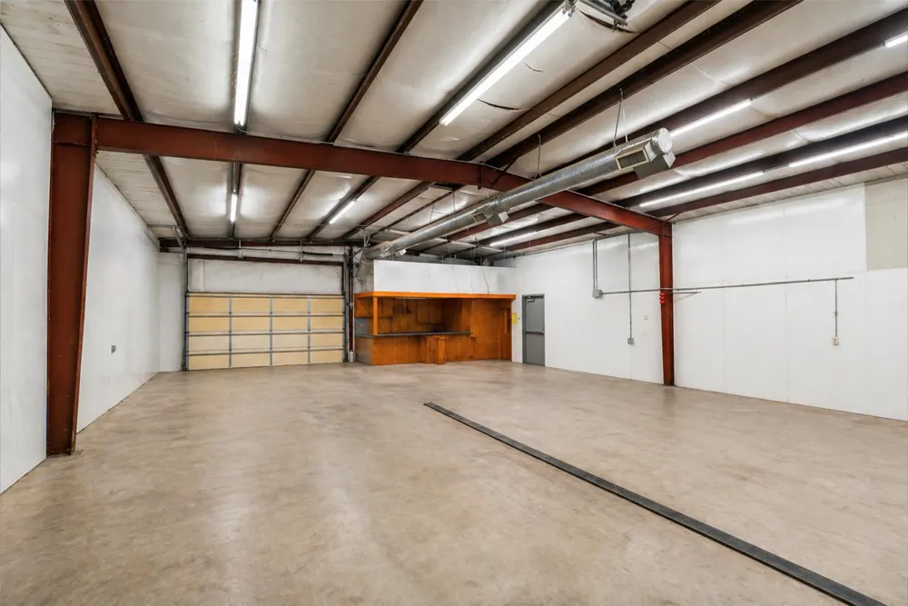 1389 Highway 290 E Elgin, TX 78621