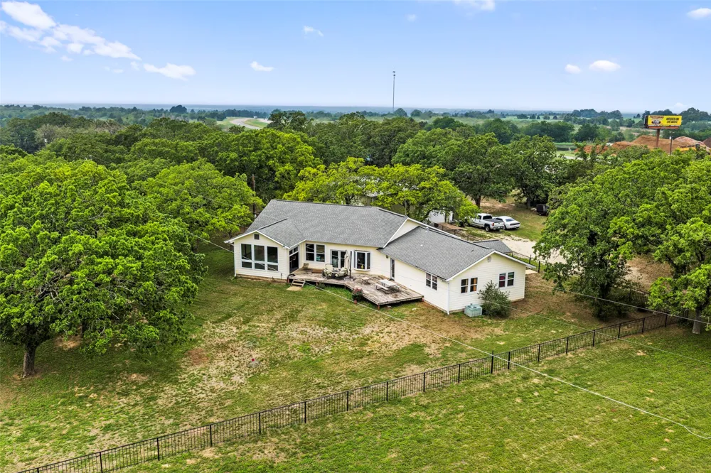 1389 Highway 290 E Elgin, TX 78621