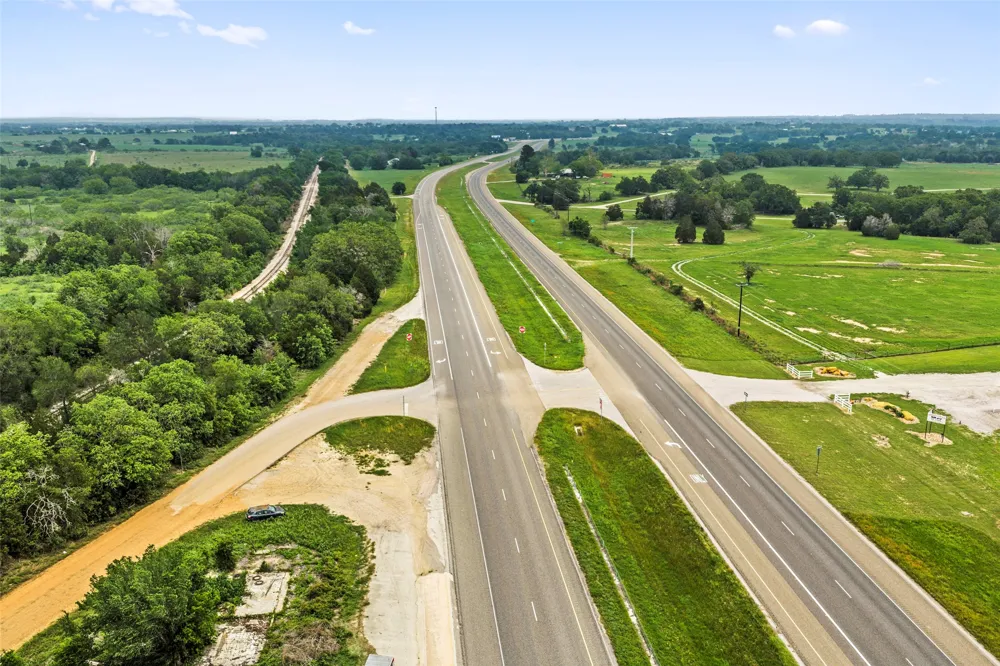1389 Highway 290 E Elgin, TX 78621