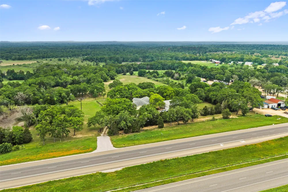 1389 Highway 290 E Elgin, TX 78621
