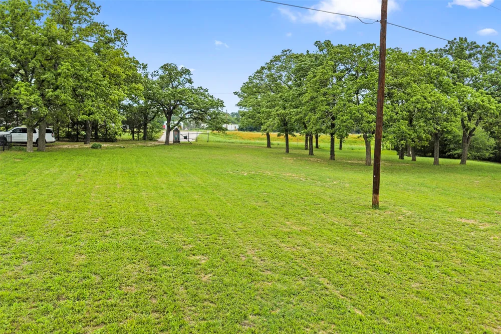 1389 Highway 290 E Elgin, TX 78621