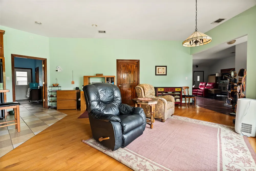 1389 Highway 290 E Elgin, TX 78621