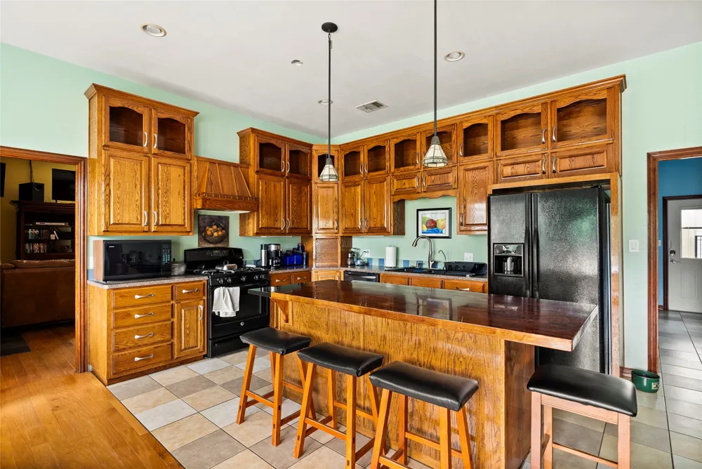1389 Highway 290 E Elgin, TX 78621