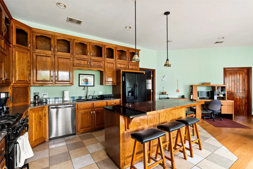 1389 Highway 290 E Elgin, TX 78621