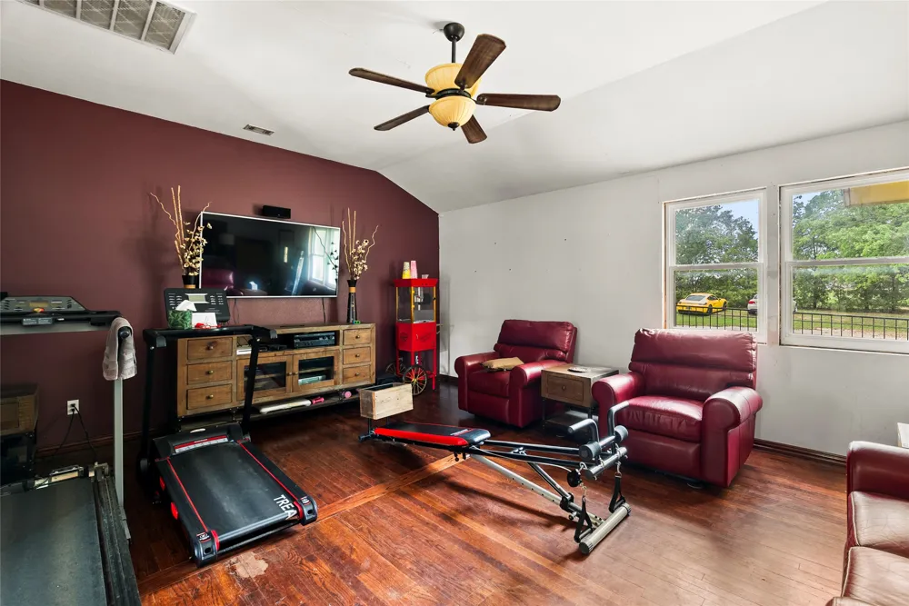 1389 Highway 290 E Elgin, TX 78621
