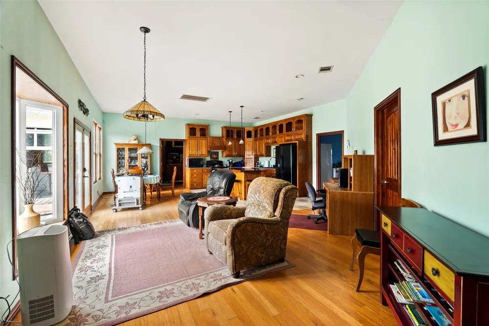 1389 Highway 290 E Elgin, TX 78621