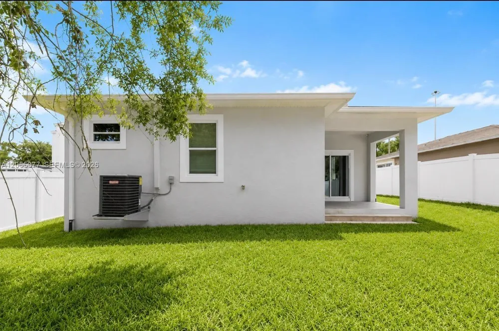 3706 WIGGINS LEAF ST Tampa, FL 33619