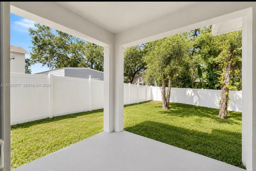 3706 WIGGINS LEAF ST Tampa, FL 33619