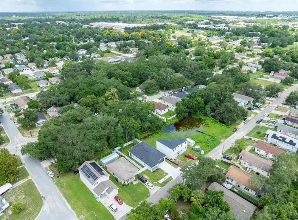 3706 WIGGINS LEAF ST Tampa, FL 33619