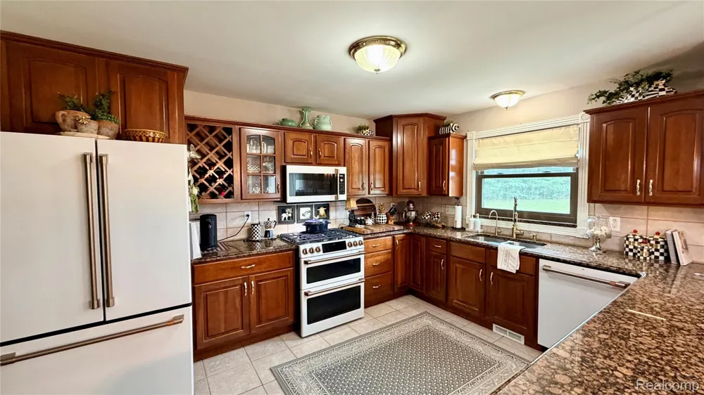1205 Yule Road Addison Township, MI 48367