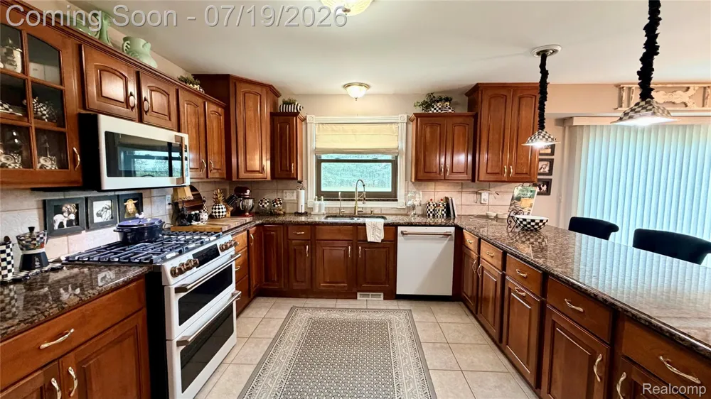 1205 Yule Road Addison Township, MI 48367