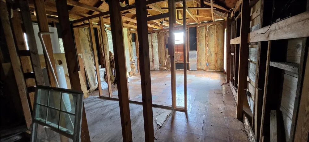 213 W Jackson Street West Columbia, TX 77486