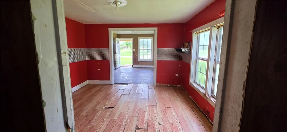 213 W Jackson Street West Columbia, TX 77486