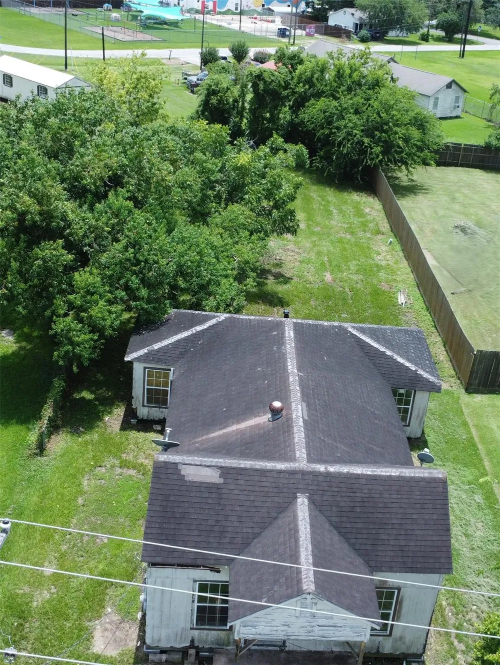 213 W Jackson Street West Columbia, TX 77486