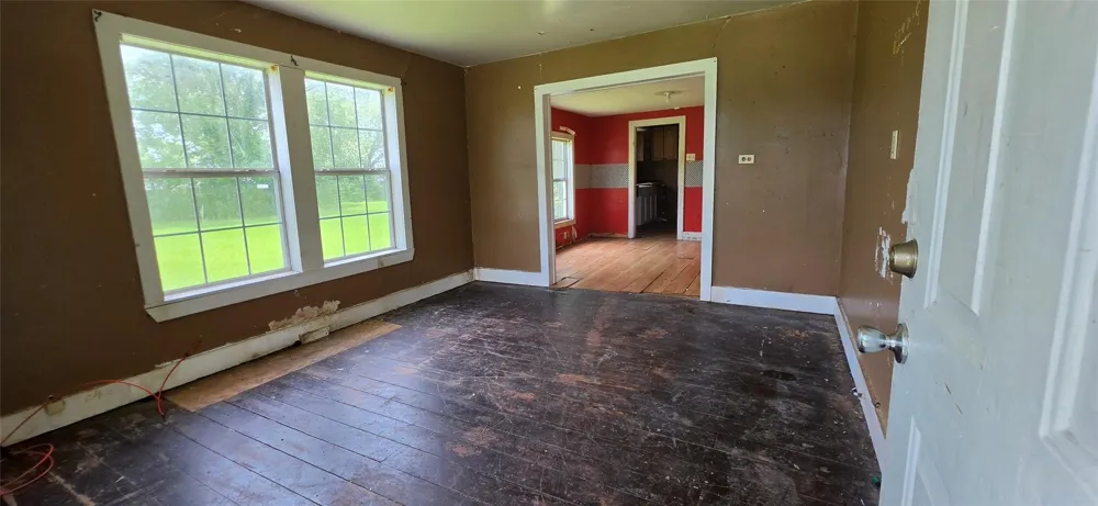 213 W Jackson Street West Columbia, TX 77486